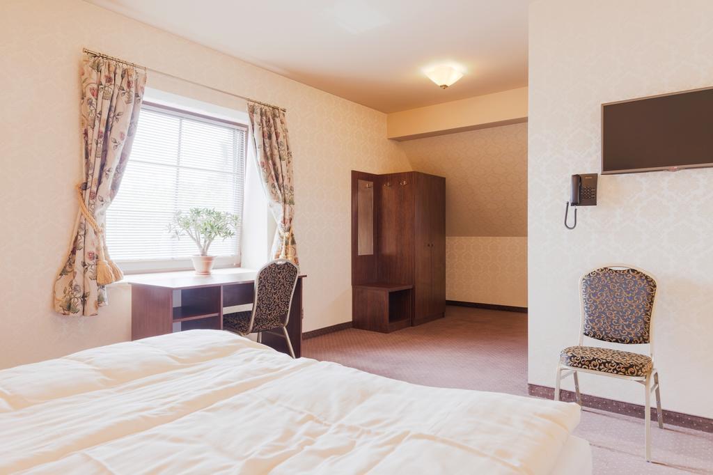 Hotel Folwark Zgierz Habitación foto