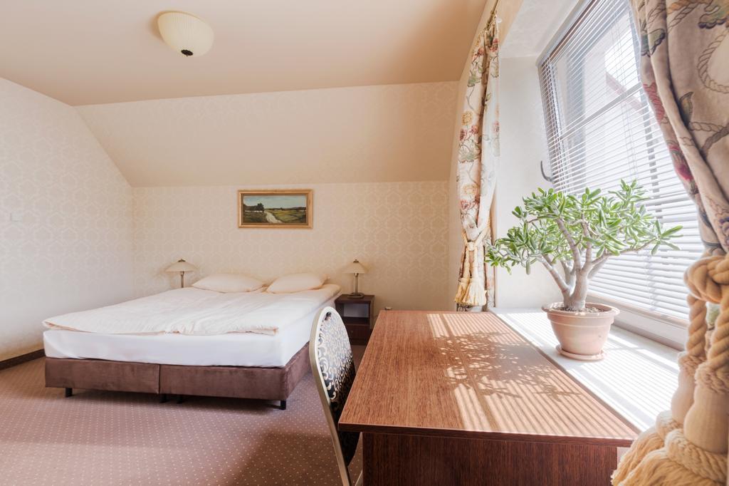 Hotel Folwark Zgierz Habitación foto