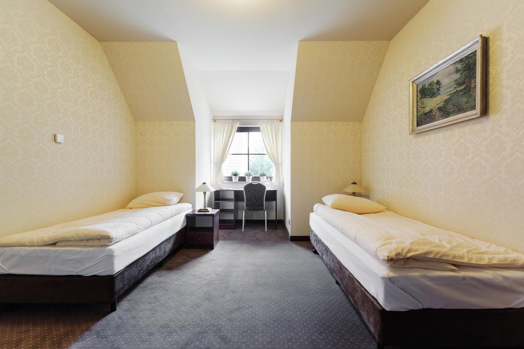 Hotel Folwark Zgierz Habitación foto